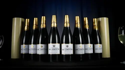 gioco di prestigio miracle champagne bottles
